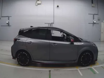 Nissan AURA