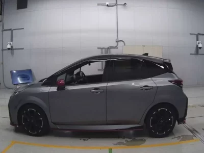 Nissan AURA