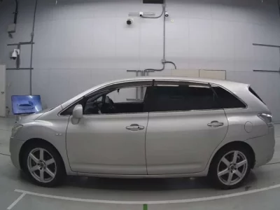 Toyota MARK X ZIO
