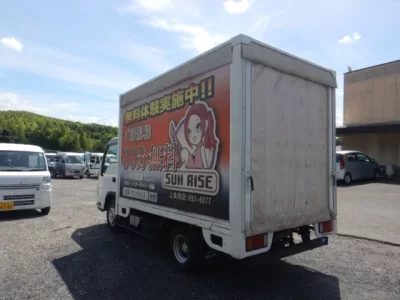 Isuzu ELF