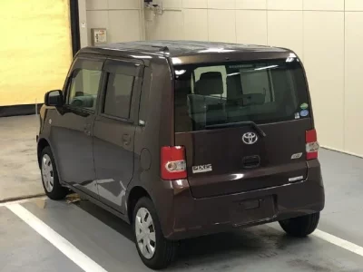 Toyota PIXIS SPACE