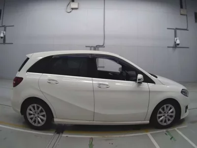 Mercedes-Benz B CLASS