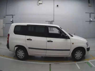 Toyota SUCCEED