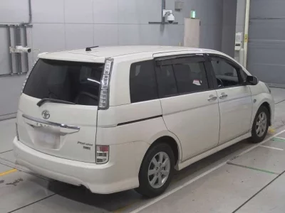 Toyota ISIS