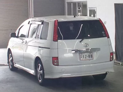 Toyota ISIS