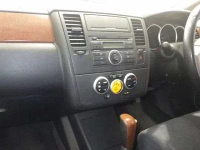 Nissan TIIDA LATIO
