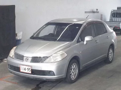 Nissan TIIDA LATIO
