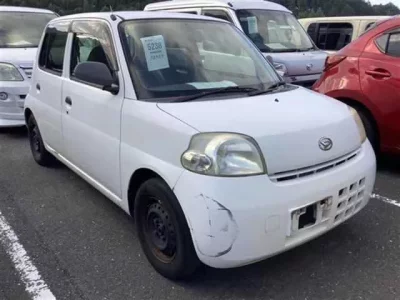 Daihatsu Esse