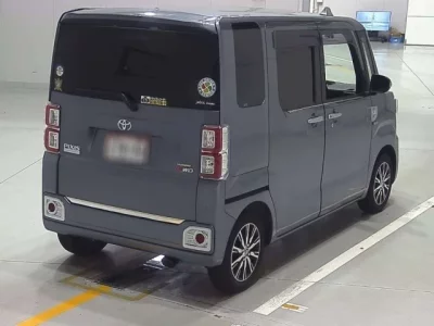 Toyota PIXIS MEGA