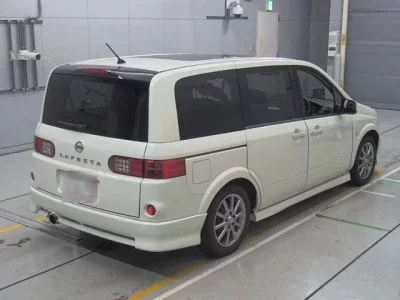 Nissan LAFESTA