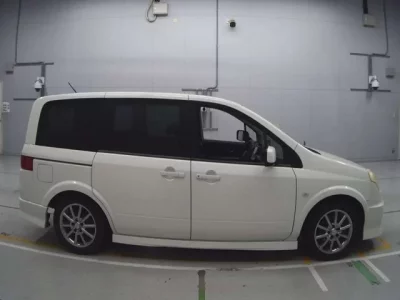 Nissan LAFESTA