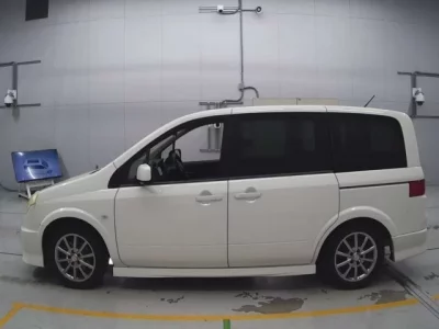 Nissan LAFESTA