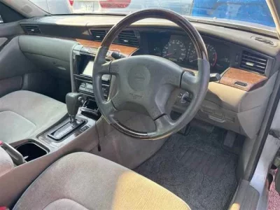 Nissan LAUREL