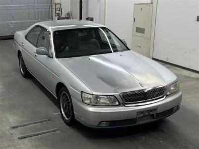 Nissan LAUREL