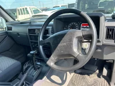 Nissan SAFARI