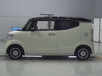 Honda N BOX SLASH