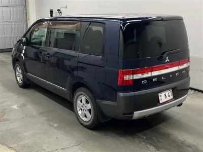 Mitsubishi DELICA D5