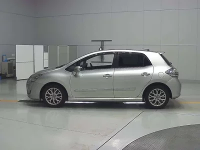 Toyota BLADE