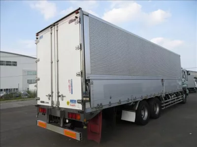 Isuzu TRUCK