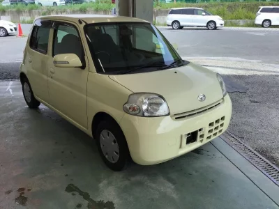 Daihatsu Esse