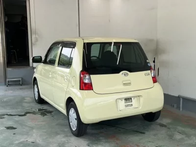 Daihatsu Esse