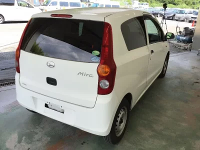 Daihatsu MIRA