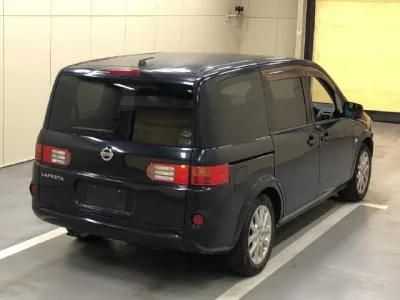Nissan LAFESTA