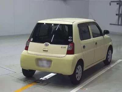 Daihatsu Esse