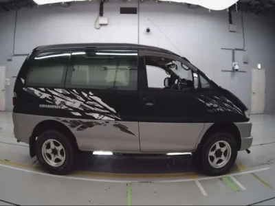 Mitsubishi DELICA