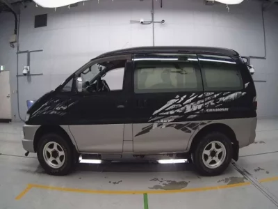 Mitsubishi DELICA