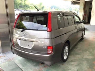 Toyota ISIS