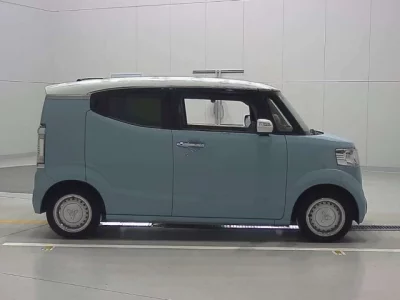 Honda N BOX SLASH