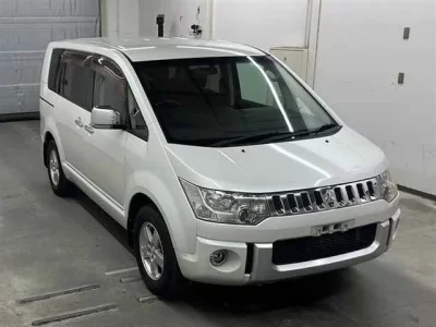 Mitsubishi DELICA D5