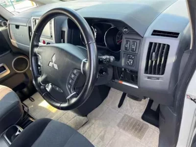 Mitsubishi DELICA D5