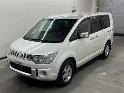 Mitsubishi DELICA D5