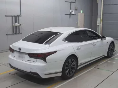 Lexus LS