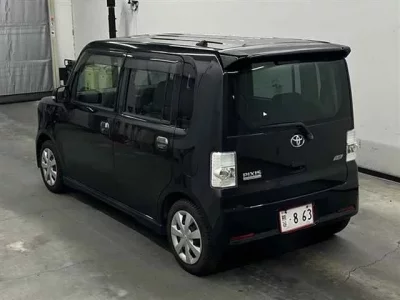 Toyota PIXIS SPACE