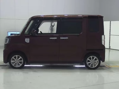 Toyota PIXIS MEGA