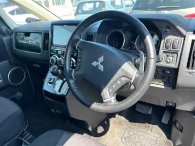 Mitsubishi DELICA D5