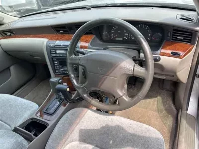 Nissan LAUREL