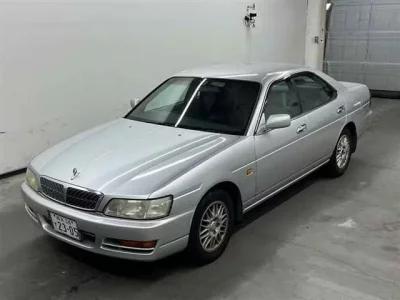 Nissan LAUREL