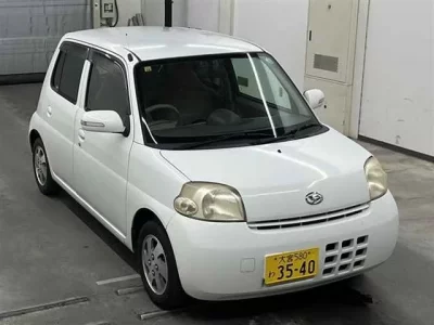 Daihatsu Esse