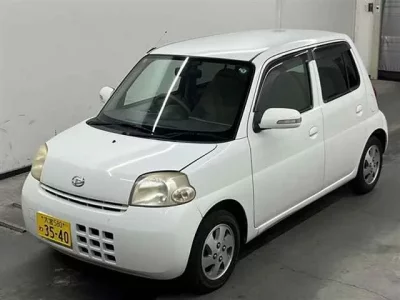 Daihatsu Esse
