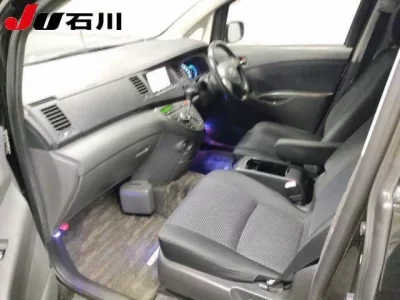 Toyota ISIS
