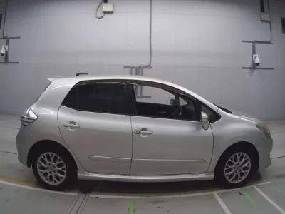 Toyota BLADE