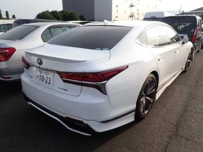 Lexus LS