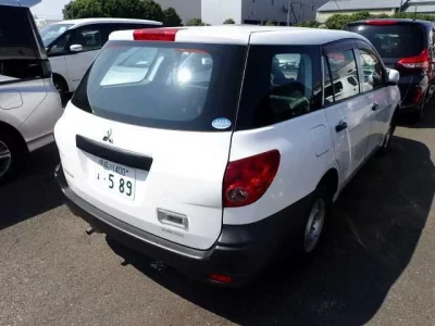 Mitsubishi LANCER VAN