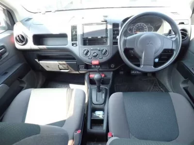 Mitsubishi LANCER VAN