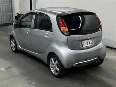 Mitsubishi I