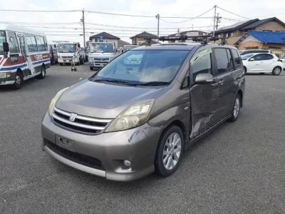 Toyota ISIS